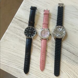Black and Pink Women's fashion Watch Set.